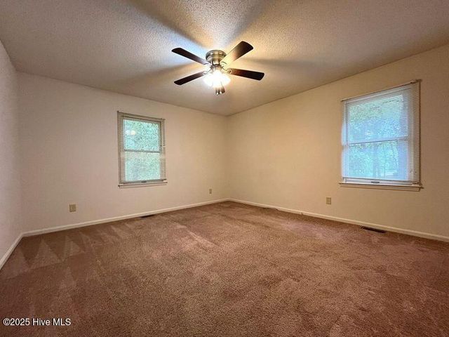 902 Heather Trail, Aberdeen, NC 28315