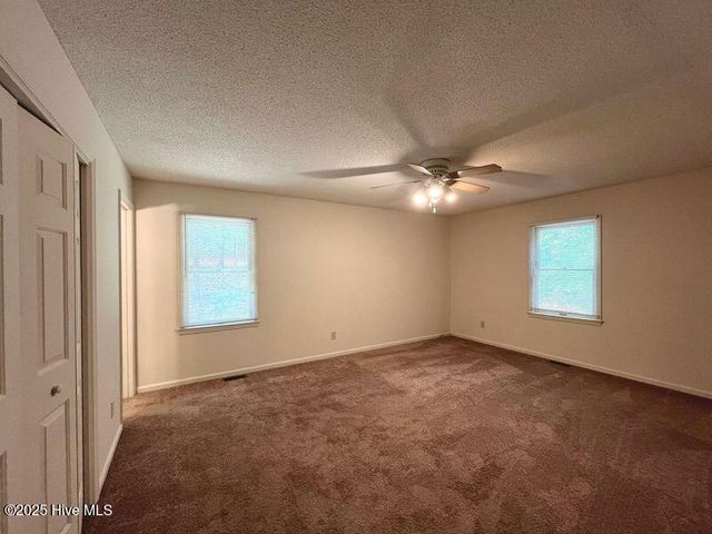 902 Heather Trail, Aberdeen, NC 28315