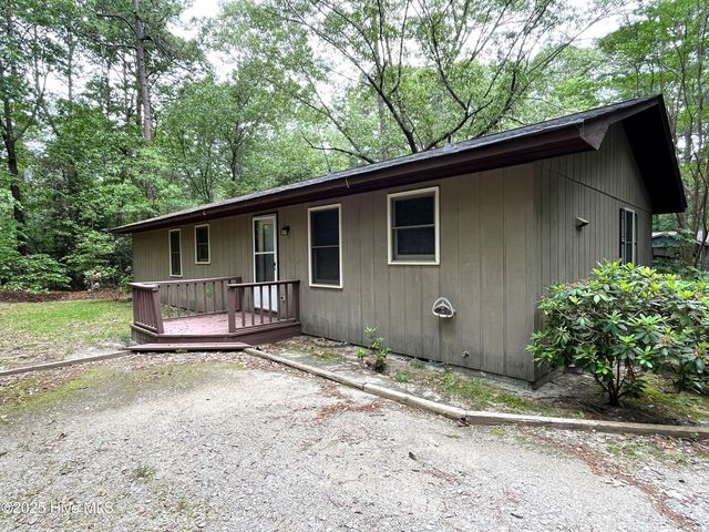 902 Heather Trail, Aberdeen, NC 28315