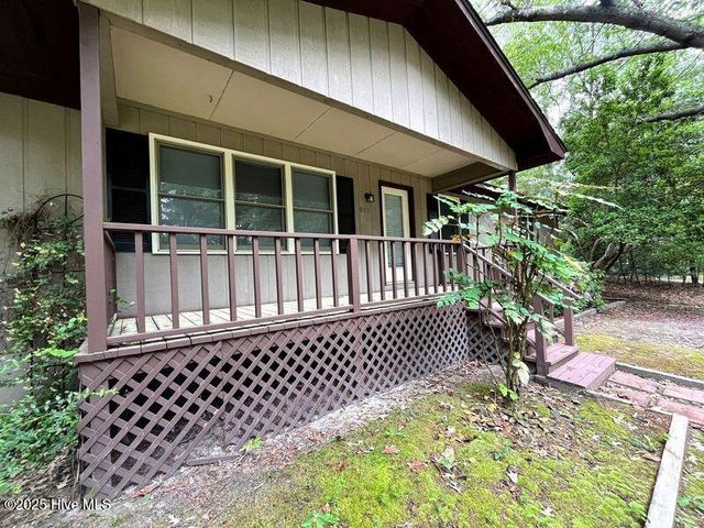 902 Heather Trail, Aberdeen, NC 28315