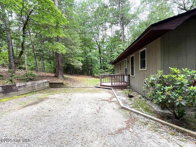 902 Heather Trail, Aberdeen, NC 28315
