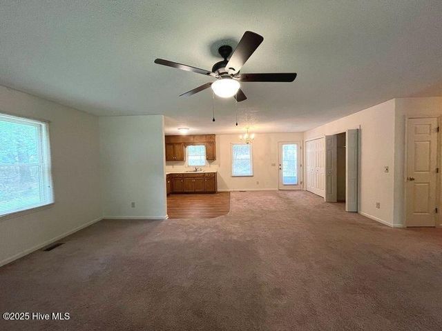 902 Heather Trail, Aberdeen, NC 28315