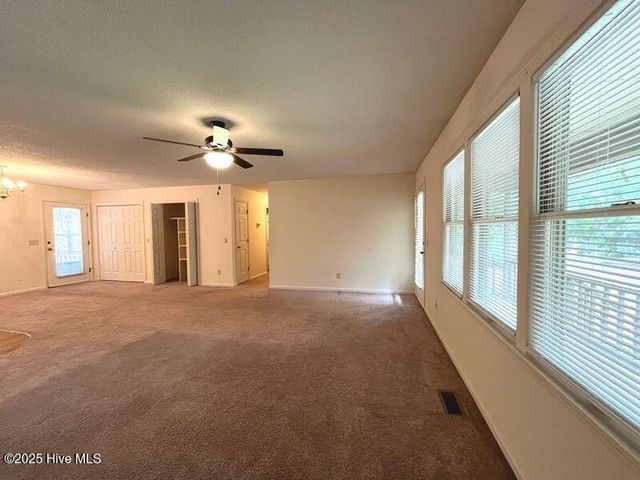 902 Heather Trail, Aberdeen, NC 28315