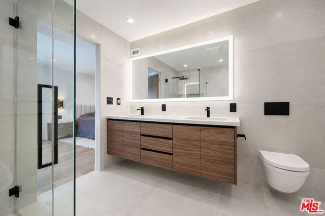 221 36th Street, Manhattan Beach, CA 90266