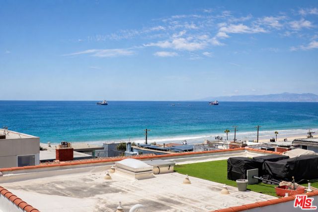 221 36th Street, Manhattan Beach, CA 90266