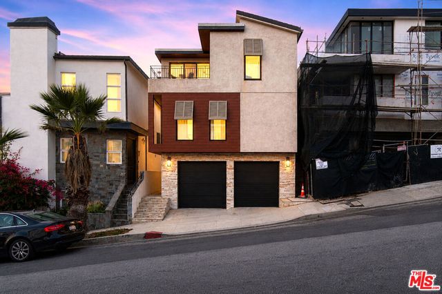 221 36th Street, Manhattan Beach, CA 90266