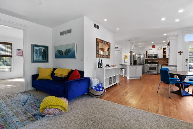 1054 Smallwood Trail, Valparaiso, IN 46385