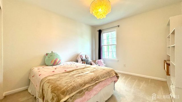 507 Timber Oaks Road, Edison, NJ 08820