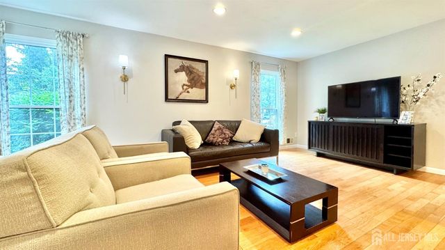 507 Timber Oaks Road, Edison, NJ 08820
