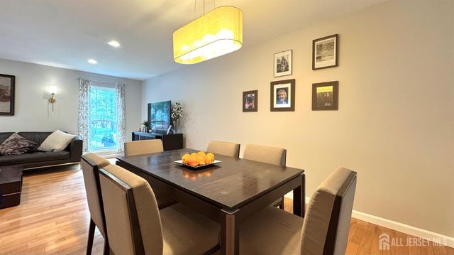 507 Timber Oaks Road, Edison, NJ 08820