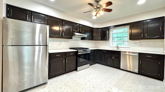 507 Timber Oaks Road, Edison, NJ 08820