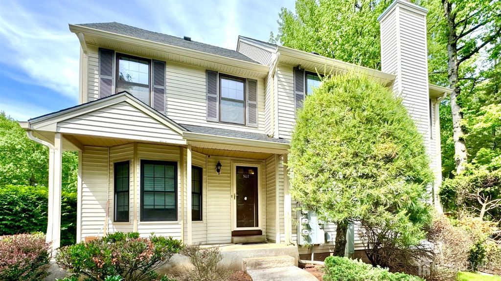 507 Timber Oaks Road, Edison, NJ 08820
