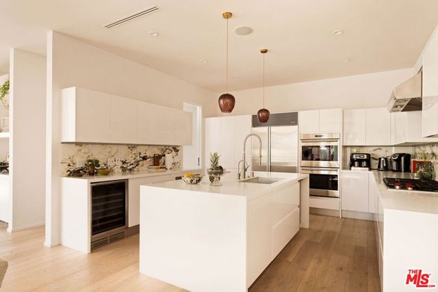 157 S Lucerne Boulevard, Los Angeles, CA 90004