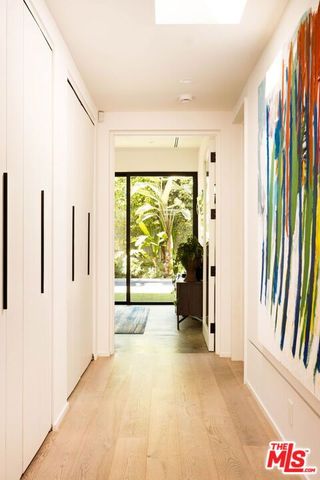 157 S Lucerne Boulevard, Los Angeles, CA 90004