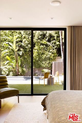 157 S Lucerne Boulevard, Los Angeles, CA 90004