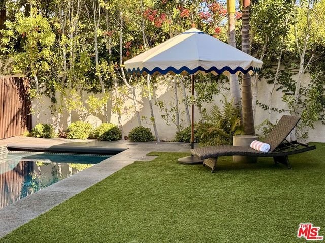 157 S Lucerne Boulevard, Los Angeles, CA 90004