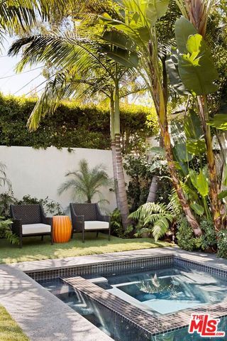 157 S Lucerne Boulevard, Los Angeles, CA 90004