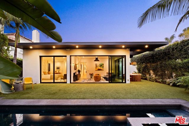 157 S Lucerne Boulevard, Los Angeles, CA 90004