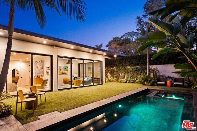 157 S Lucerne Boulevard, Los Angeles, CA 90004