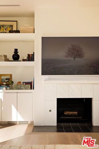 157 S Lucerne Boulevard, Los Angeles, CA 90004