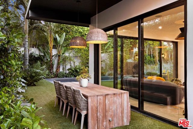 157 S Lucerne Boulevard, Los Angeles, CA 90004