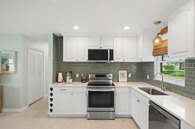 1621 Frances Avenue, Fort Pierce, FL 34949