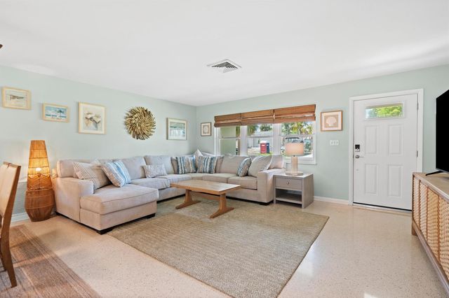 1621 Frances Avenue, Fort Pierce, FL 34949