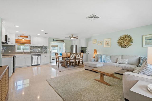 1621 Frances Avenue, Fort Pierce, FL 34949