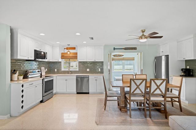 1621 Frances Avenue, Fort Pierce, FL 34949