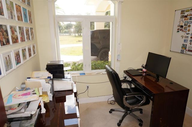 650 E Rambling Drive, Wellington, FL 33414