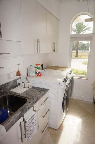 650 E Rambling Drive, Wellington, FL 33414