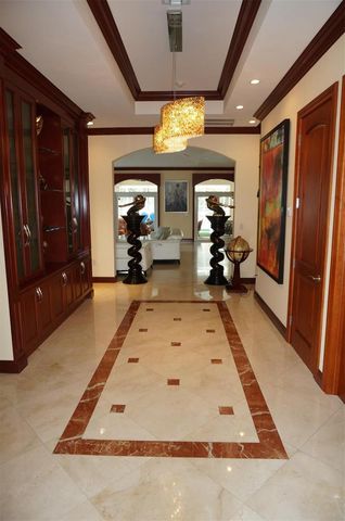 650 E Rambling Drive, Wellington, FL 33414