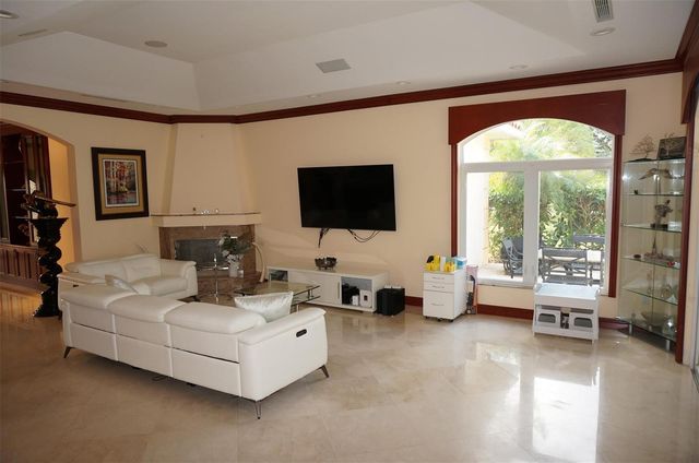 650 E Rambling Drive, Wellington, FL 33414