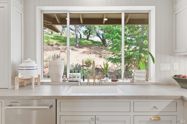 535 Westgate Dr, Napa, CA 94558