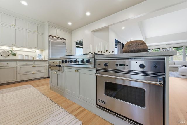 535 Westgate Dr, Napa, CA 94558