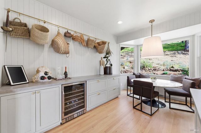 535 Westgate Dr, Napa, CA 94558