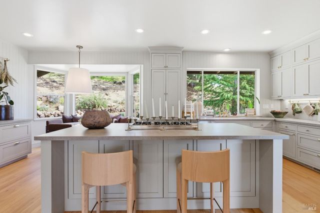 535 Westgate Dr, Napa, CA 94558