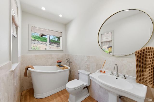 535 Westgate Dr, Napa, CA 94558