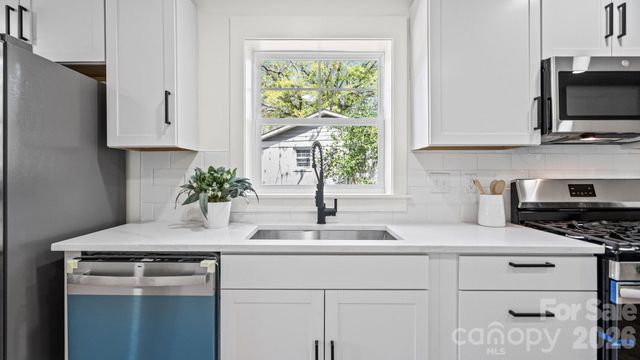 4817 Ridgeley Drive, Charlotte, NC 28208