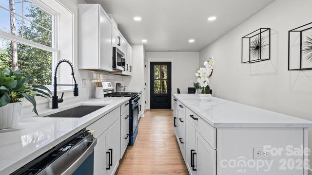 4817 Ridgeley Drive, Charlotte, NC 28208