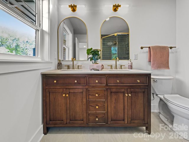 4817 Ridgeley Drive, Charlotte, NC 28208