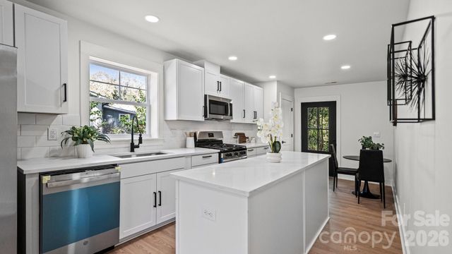 4817 Ridgeley Drive, Charlotte, NC 28208