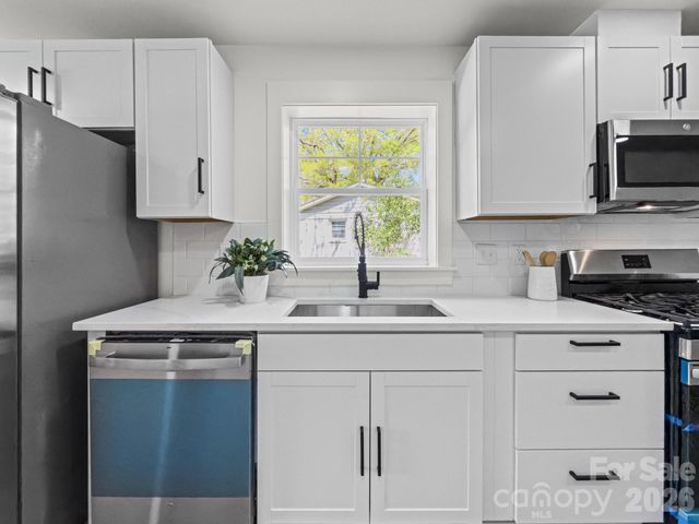 4817 Ridgeley Drive, Charlotte, NC 28208