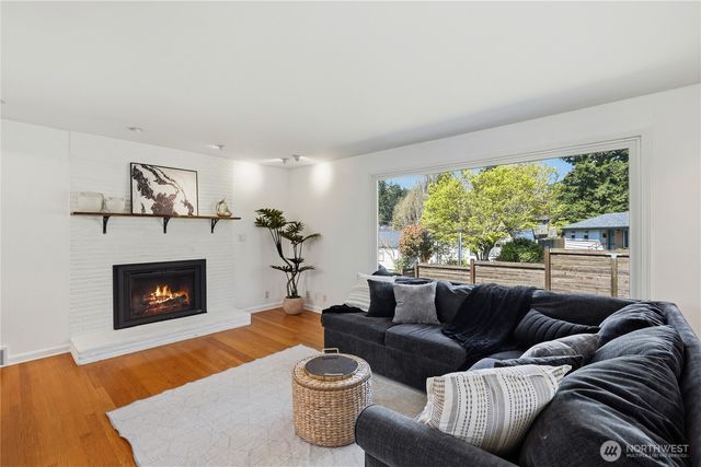 8605 46th Avenue SW, Seattle, WA 98136