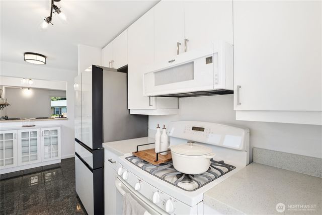 8605 46th Avenue SW, Seattle, WA 98136