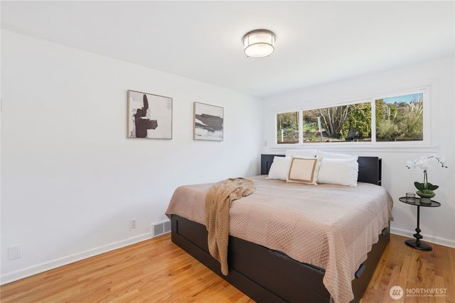 8605 46th Avenue SW, Seattle, WA 98136