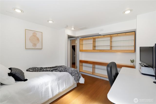 8605 46th Avenue SW, Seattle, WA 98136