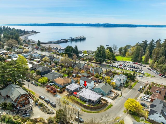 8605 46th Avenue SW, Seattle, WA 98136