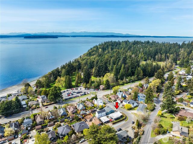 8605 46th Avenue SW, Seattle, WA 98136