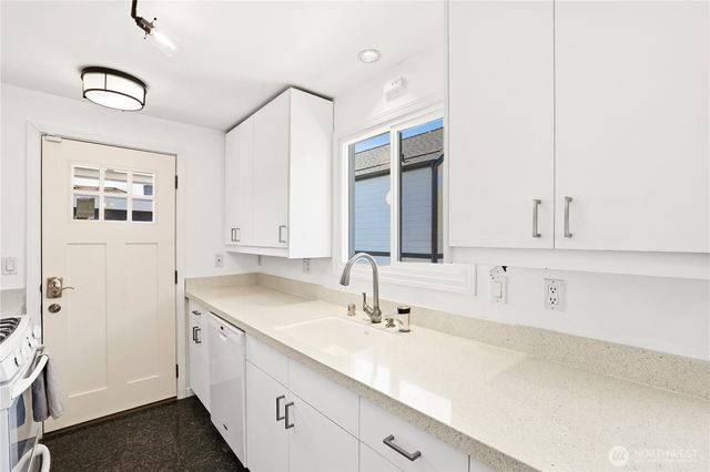 8605 46th Avenue SW, Seattle, WA 98136